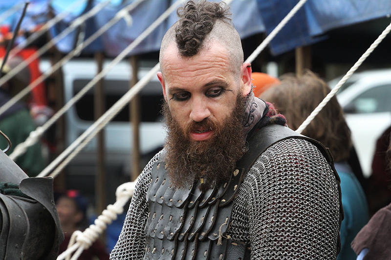 Medieval Market : Swords and Armour : Medieval Fighting : Levin : New Zealand : Richard Moore : Journalist : Photographer :